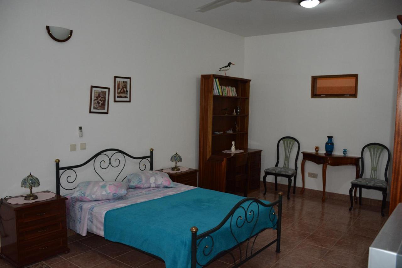 Residencial Chez Flor Apartment Porto Novo  Luaran gambar